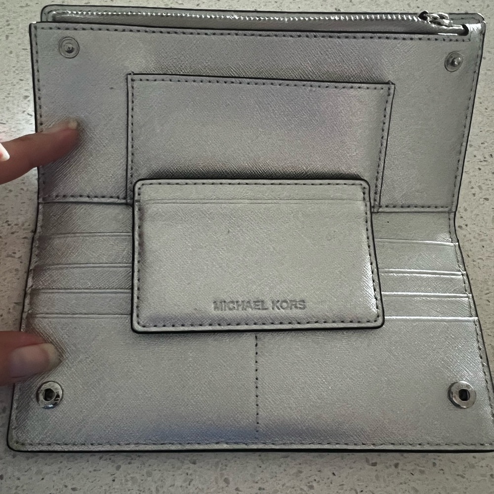 MK Wallet - Picture 5 of 5